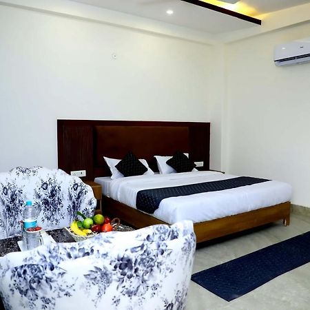 Lyf Corporate Suites - Noida Sector 19 Esterno foto