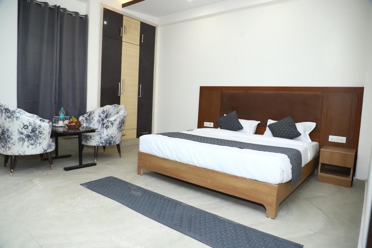 Lyf Corporate Suites - Noida Sector 19 Esterno foto