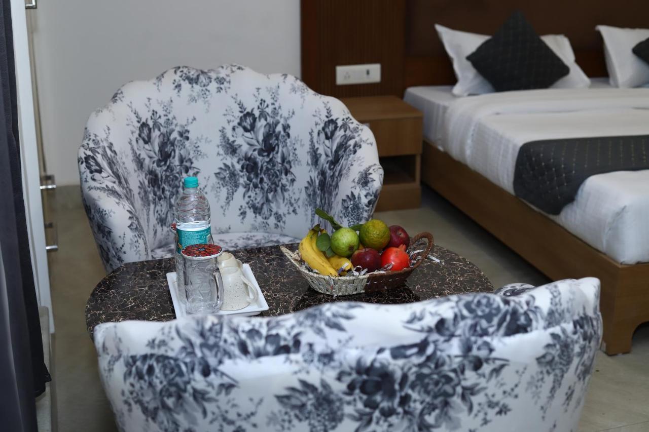 Lyf Corporate Suites - Noida Sector 19 Esterno foto