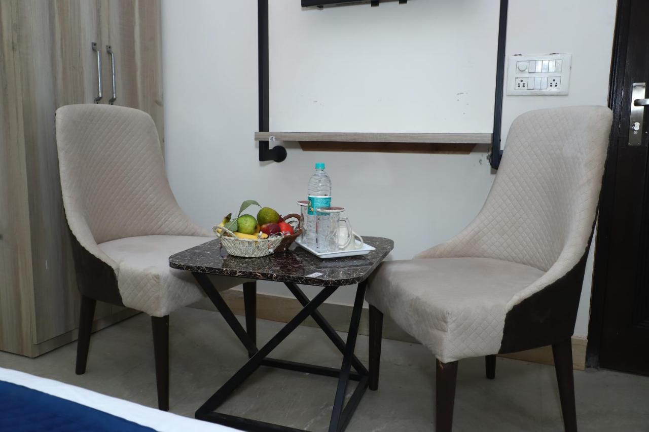 Lyf Corporate Suites - Noida Sector 19 Esterno foto