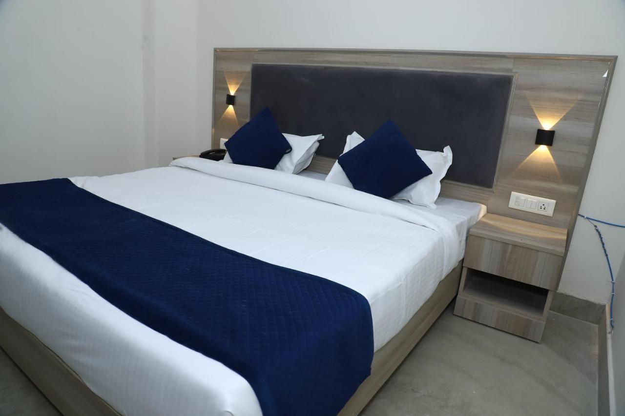 Lyf Corporate Suites - Noida Sector 19 Esterno foto