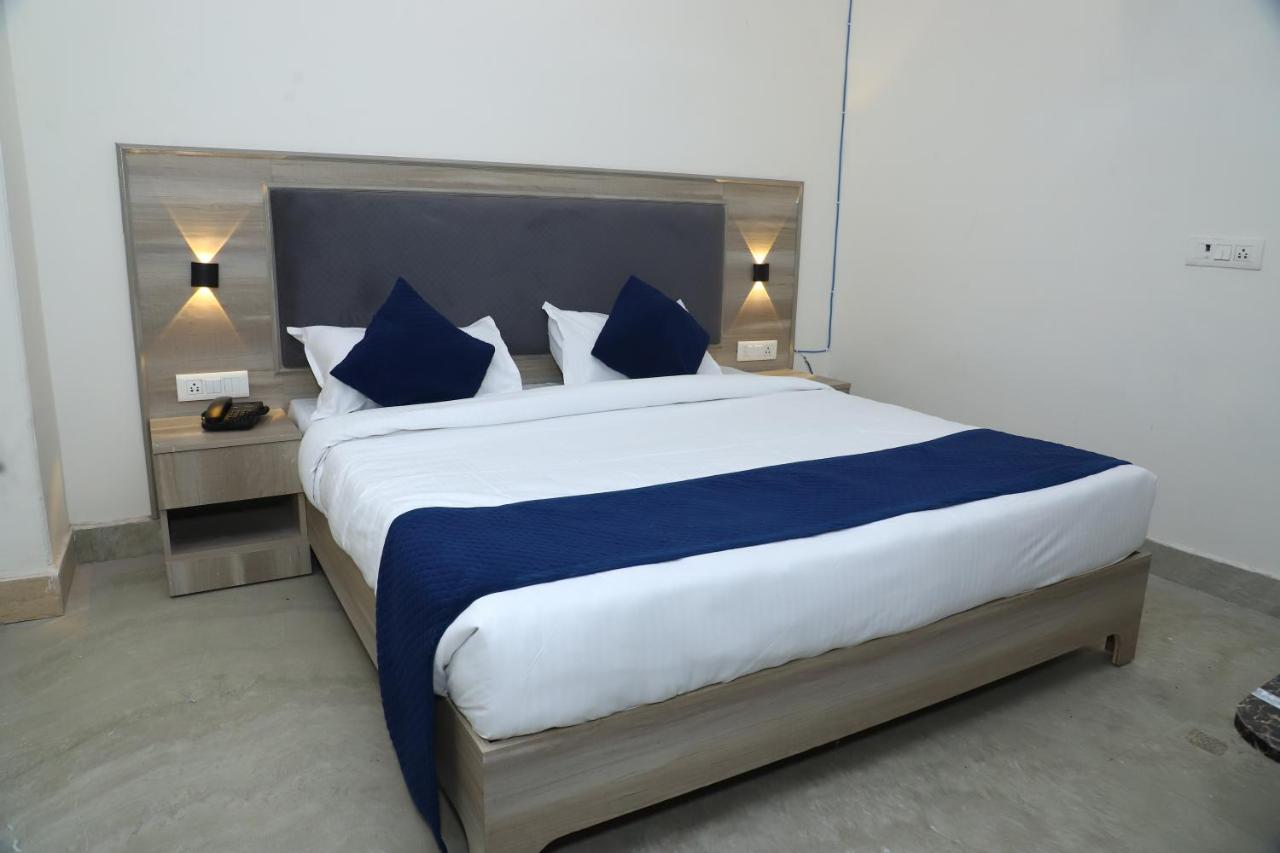 Lyf Corporate Suites - Noida Sector 19 Esterno foto