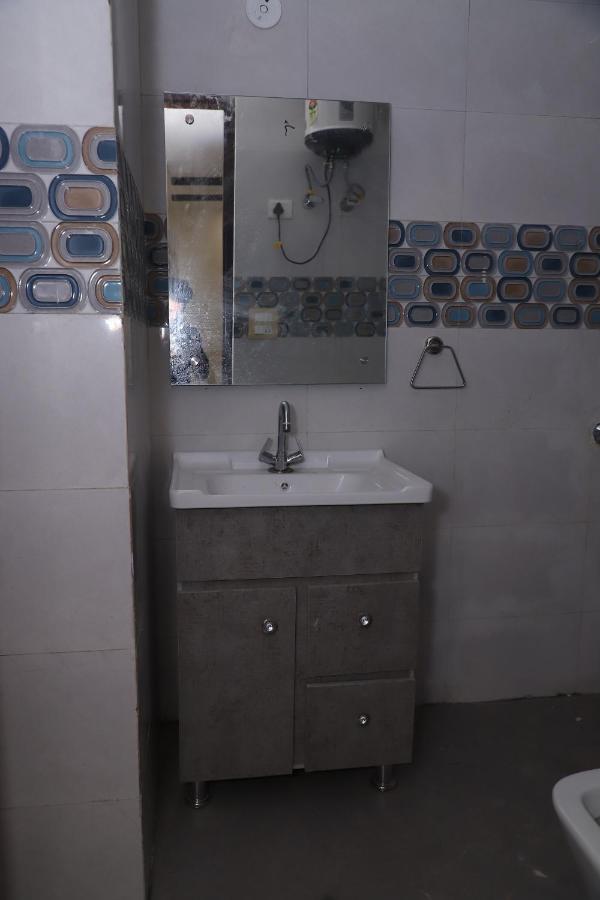 Lyf Corporate Suites - Noida Sector 19 Esterno foto